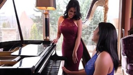 Busty Latina Lesbians Kesha And Sheila Ortega Fuck Each Other With A Vibe